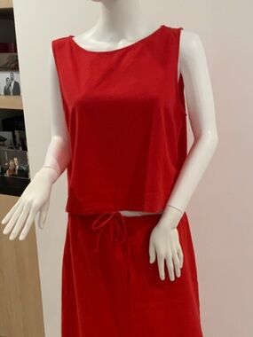 GAP Red Sleeveless Tie-Waist Crop Top
